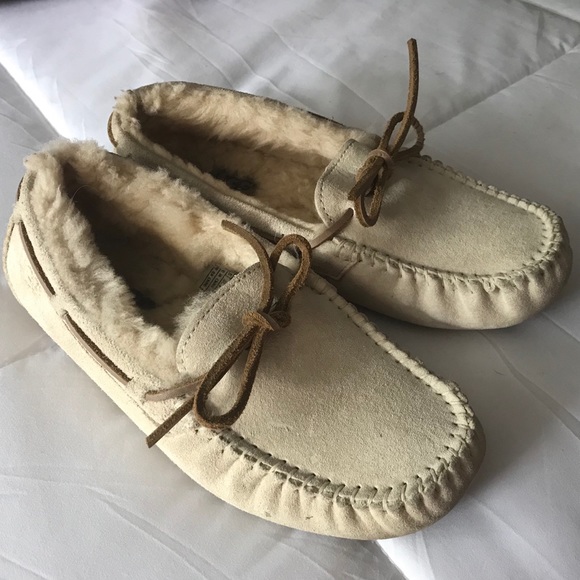LOWEST PRICE UGG Moccasins (Dakota Slipper) - Picture 1 of 7